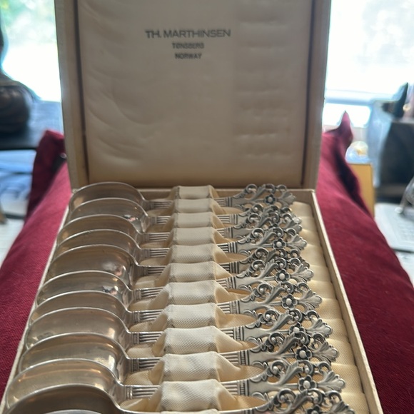 Set of 12 Sterling Demitasse Spoons - Picture 3 of 5